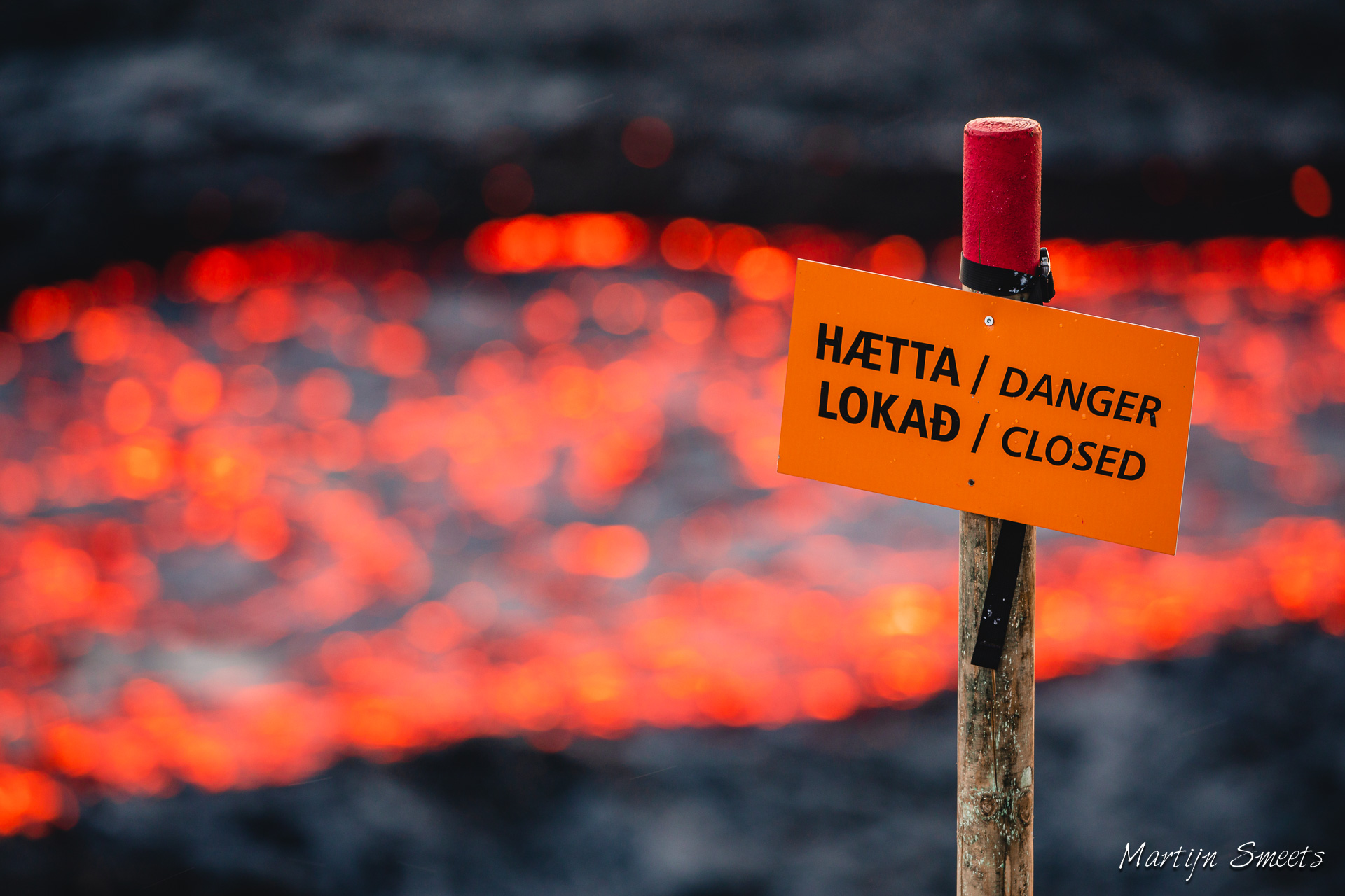 Waarschuwingsborden bij de vulkaanuitbarsting in IJsland